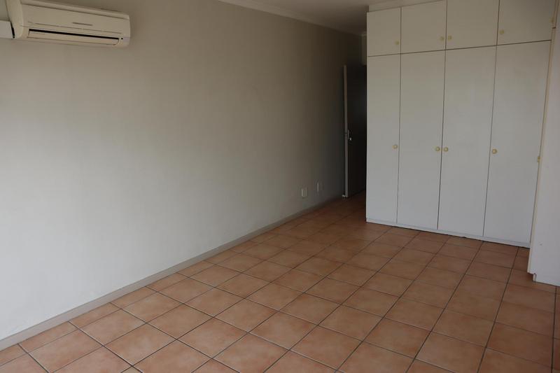 To Let 2 Bedroom Property for Rent in Vredehoek Western Cape
